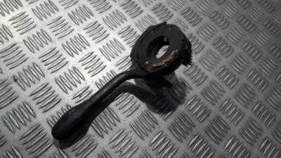 Interruptor indicador Volkswagen Golf 1996 (tallo ligero) usado, genuino #473203-55 Foto 1 de 2