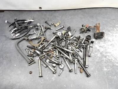 Lote 2813 tuercas y pernos Honda Magna 700 VF700c 1984 Foto 1 de 4