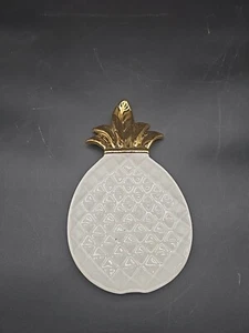 Large 11 x 6.5" Heavy Weight ceramic/pottery Pineapple Shaped Serving Dish. NEW - Picture 1 of 6