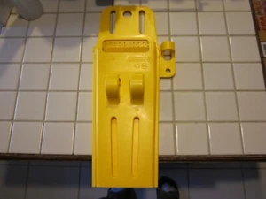Mundial Professional 5500 Series Plastic Take Apart Safety Scabbard Yellow New - Picture 1 of 4