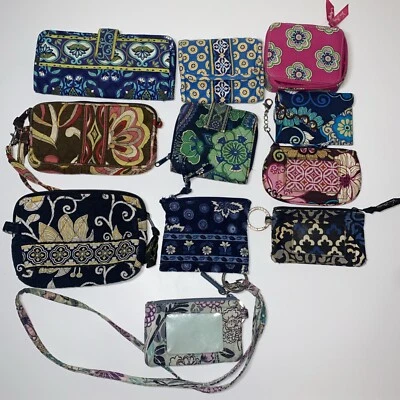 Lote De 11 Cartera Vera Bradley, Muñequeras, Otros Varios Tamaños Y Condiciones Foto 1 de 4