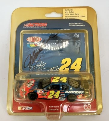 Jeff Gordon #24 DuPont 2004 Monte Carlo acción en tarjeta 1:64 diecast autografiado Foto 1 de 4