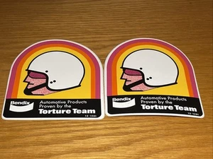 BENDIX AUTOMOTIVE PRODUCTS TORTURE TEAM RACING AUFKLEBER DECAL - VINTAGE NOS X2 - Bild 1 von 2