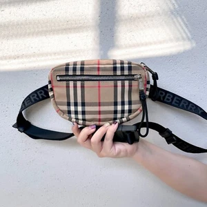 Echte Burberry Karo Crossbody Gürteltasche Beige Canvas Guter Zustand Japan - Bild 1 von 11