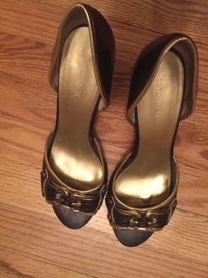 PIEL NEGRA PEEP TOE RECORTADA EN ORO NINE WEST TALLA 8 1/2 Foto 1 de 4