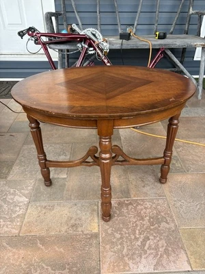 Mesa de madera ovalada vintage buena pieza buen estado Foto 1 de 4