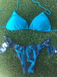 SCHÖNER STYLISCHER ZWEITEILIGER WUNDERSCHÖNER BLAUER BIKINI BADEANZUG - Bild 1 von 3