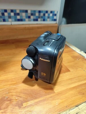 Videocámara Panasonic NV-S1E Sin Batería  Averiada  Para Piezas Sin Garantía  - Imagen 1 de 4