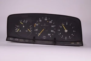Mercedes Benz W123 Speedometer Instrument Cluster Clock MB 180 km/h 318246km - Picture 1 of 2
