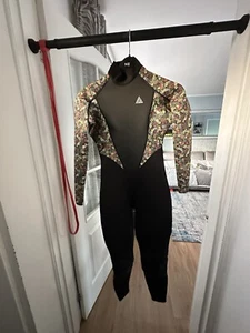 Next Typhoon women’s wetsuit size 8 - Picture 1 of 5