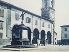 CARTOLINA BIBBIENA AREZZO TOSCANA PIAZZA SACCONI TARLATI ANIMATA PAESAGGISTICA 