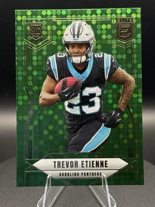 2025 Panini Donruss Elite - Esordienti Trevor Etienne #142 Disco Verde (RC) - Foto 1 di 3
