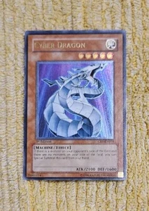 Cyber Dragon - CRV-EN015 - Ultimate Rare - 1st Edition Yugioh - Picture 1 of 17