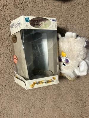Furby ангел специальный ограниченный выпуск в коробке поврежден читать  - Изображение 1 из 4