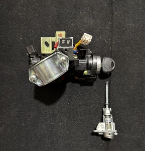 2014-2016 Kia Soul Ignition Switch Assembly with Key & Cylinder OEM - Picture 1 of 8