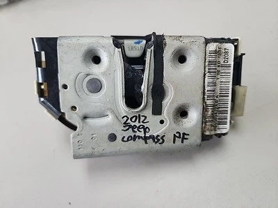 Jeep Compass 2012 pasajero actuador de bloqueo de puerta delantera derecha Foto 1 de 4