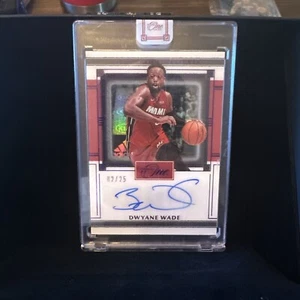 2021-20 Panini Dwayne Wade Shadow Box Auto Gold - Picture 1 of 2