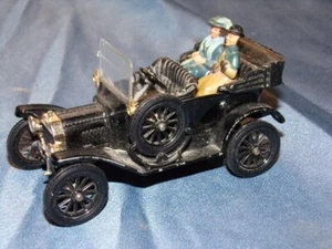 Vintage Corgi Classics 1915 Ford Model T Automobile Diecast Car w/Figures #9012 - Picture 1 of 3