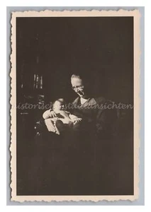 Hermosa fotografía discreta de abuela y bebé - foto antigua de 1930 - Imagen 1 de 2