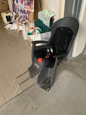 SEGGIOLINO POSTERIORE BICI BAMBINO ATTACCO TELAIO OMOLOGATO 22Kg GRIGIO G910 - Immagine 1 di 2