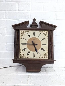 Reloj de pared Lux Mid Century eléctrico imitación madera plástico moldeado Robert Shaw 21628 - Imagen 1 de 12