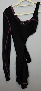 Poster Mädchen Kleid Medium schwarz ausgeschnittener Gürtel ein Langarm Gliederborte Halloween - Bild 1 von 4