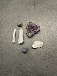 Edelstein- & Mineralien-Set – Perfekt für Sammler und Deko-Liebhaber! - Bild 1 von 9