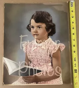 Hermosa foto a color de niña tintada coloreada a mano 11x14 de colección de la década de 1960 con certificado de autenticidad - Imagen 1 de 12