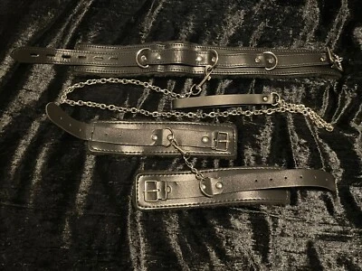 Cuello de cuero y piel sintética con correa y puños encadenados punk gótico BDSM fetiche Foto 1 de 4