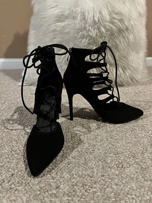 preowned woman heels size 7 - Image 1 of 4