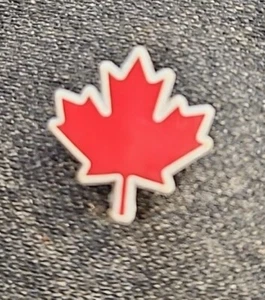 VTG Lapel Hat Pinback Canadian Maple Leaf - Picture 1 of 4