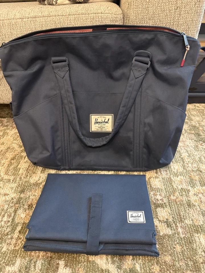 Bolsa de pañales de lona Herschel Strand Sprout, "negra" Foto 1 de 2