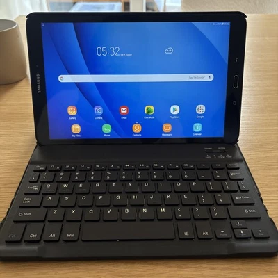 Samsung Galaxy Tab A6 SM-T580 10.1" Tablet Plus Bluetooth keyboard/cover bundle - Image 1 of 4