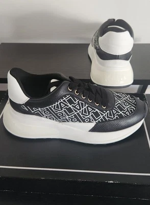 Zapatillas Karl Lagerfeld estampadas en blanco y negro para mujer talla 8,5 Foto 1 de 4