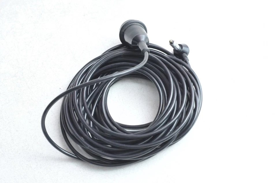 Hasselblad Release Cord SK-150 (5') 46086 for 500EL, 500ELM, 500ELX, 500ELD - Image 1 of 1