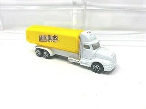 Camión de entrega Hot Wheels serie 1997 Haulers escala 1:55 Milk Duds - Imagen 1 de 3