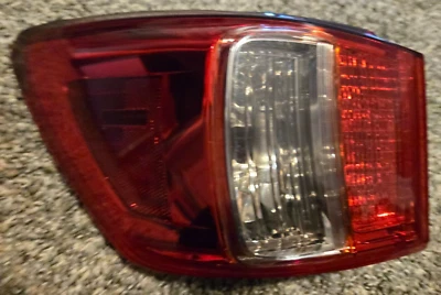 2011 - 2013 雷克萨斯 IS250 IS350 发球杆左 LH 外尾灯组件 — 第 1/4 张图片