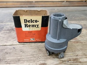 NOS OEM Delco Remy IGNITION SWITCH 1952-1955 Oldsmobile 1953-1959 IHC 1116504 - Picture 1 of 14
