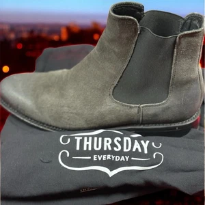 Thursday Boot Co Men’s 7.5 Chelsea Boots Gray Suede Leather Everyday Style - Picture 1 of 9