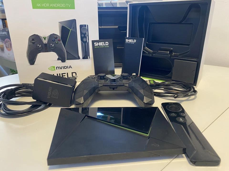 nvidia shield tv completo con gamepad e telecomando - Immagine 1 di 4