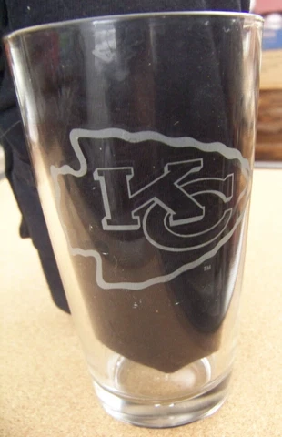 KC Kansas City Chiefs Budweiser crown B logo pint glass Anheuser busch c41327 Cover
