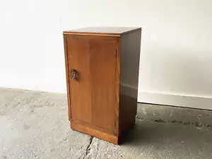 Vintage 1940’s bedside cabinet with decorative handle - Picture 1 of 6