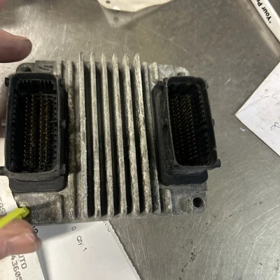 Suzuki Forenza/Reno 2005 módulo ECM 9643 9820 Foto 1 de 3