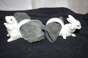 Set Of 2 White Rabbit Napkin Rings Holders Porcelain - Picture 1 of 5