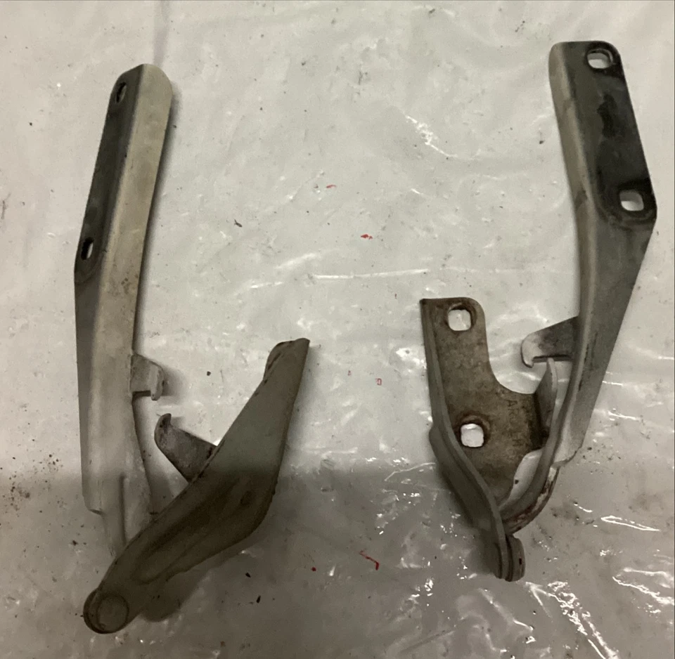 02-05 INFINITI Q45 DOBRADIÇAS LATERAIS DO CAPÔ DO MOTORISTA E PASSAGEIRO FABRICANTE DE EQUIPAMENTO ORIGINAL - Imagem 1 de 1