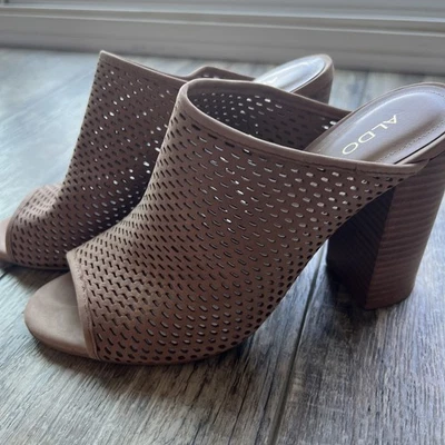 Tacones para mujer Aldo marrón claro talla 8 sin cordones S025 Foto 1 de 4