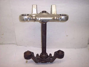 83 84 HONDA VF750 VF 750 700 STEERING STEM TRIPLE CLAMP - Picture 1 of 1