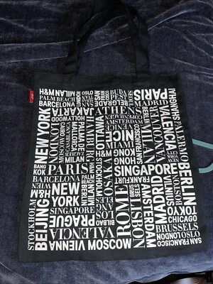 Bolso de Mano H&M Edición Limitada Mundial Foto 1 de 4