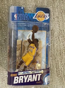 Maglia gialla McFarlane NBA Series 18 KOBE BRYANT #24 LA LAKERS 2010 look - Foto 1 di 12