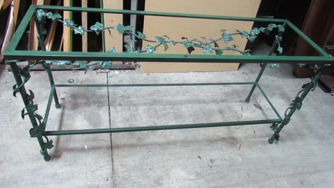 Contemporary Metal Leaf  Ivy Green Table Ornate Amazing Cover